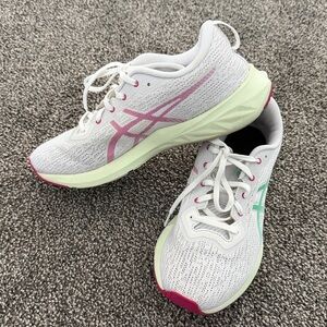 ASICS Women's VERSABLAST 2 Running Shoes Sz 8.5